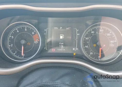 2017 Jeep Cherokee Latitude 4X4 z USA, uszkodzony, nr VIN 1C4PJMCB6HW520731